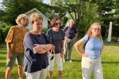 Karen-Su-Marlene-Anne-at-Pat-and-Dennis-Garden